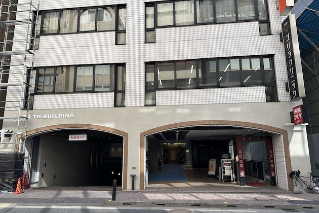 ⑨右手にあらわれる銀座THビル4Fに銀座店がございます