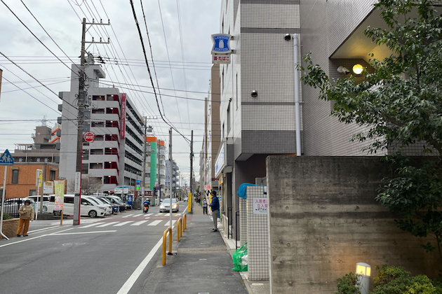 ローソンまで直進します