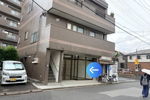 100mほど直進し、左側にパーソナルジムASPI南浦和店がございます
